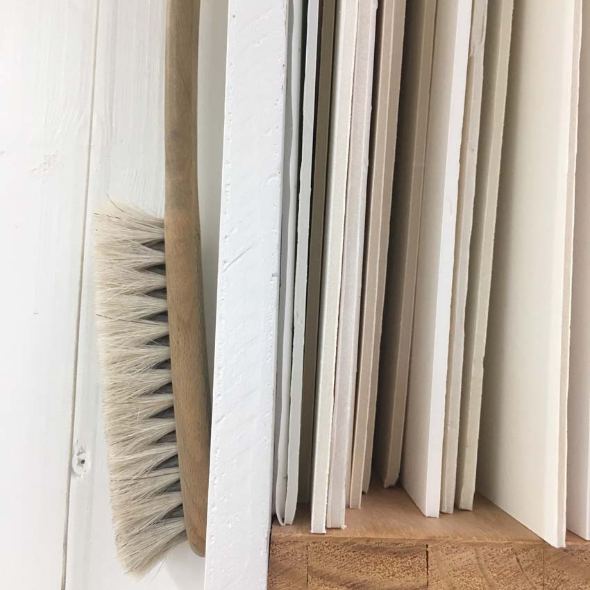 dusting brush